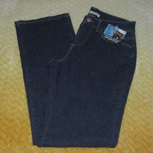 Women's Lee Straight Leg Jeans Size 6 Medium NWT $42.00.